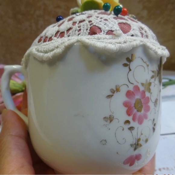 Vintage Teacup Pin Cushion - Picture 5 of 6